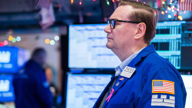 Dow Jones mất hơn 250 điểm khi lợi suất trái phiếu Mỹ tăng cao