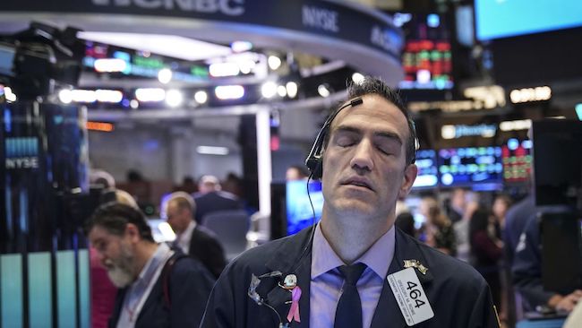 Dow Jones giảm 600 điểm, chứng kiến phiên tồi tệ nhất trong năm 2024