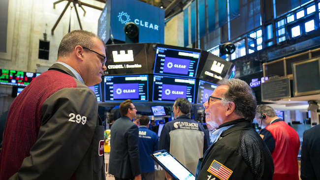 Vọt gần 600 điểm, Dow Jones ghi nhận phiên tăng mạnh nhất trong năm 2024
