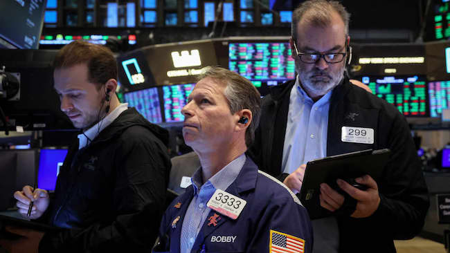 Dow Jones tăng hơn 250 điểm