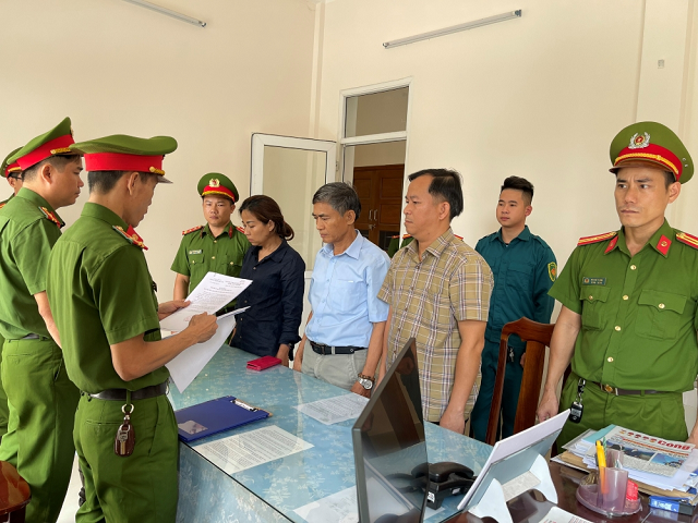 Khởi tố 3 nguyên trưởng phòng GD&ĐT ở Quảng Nam về tội nhận hối lộ