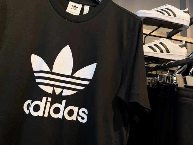 Adidas lần đầu báo lỗ sau 3 thập kỷ