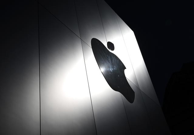 Sóng gió tại Apple: Liên tục bị điều tra và khởi kiện, vốn hóa “bốc hơi” 113 tỷ USD