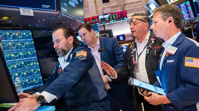 Dow Jones tiếp đà tăng, S&P 500 gần phá kỷ lục