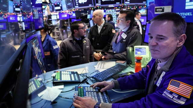 Dow Jones lên mức cao thứ hai trong lịch sử, S&P 500 gần phá kỷ lục