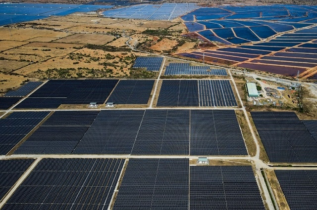 14 dự án điện mặt trời hưởng giá sai: Bộ Công Thương yêu cầu EVN có giải pháp