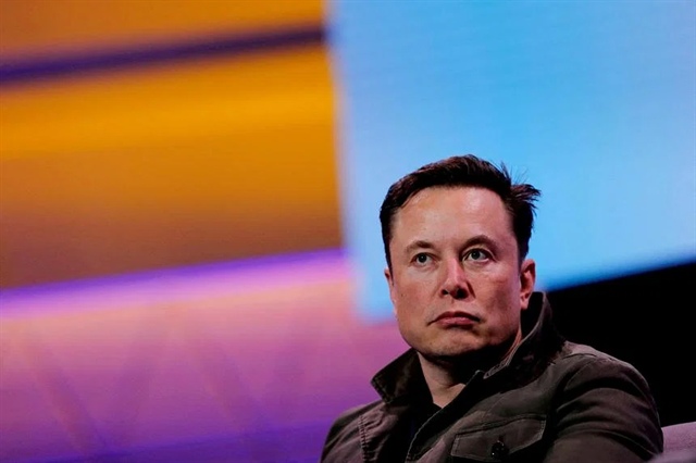 Chán nản vì sự xao nhãng của Elon Musk, nhà đầu tư Tesla bán phần lớn cổ phiếu