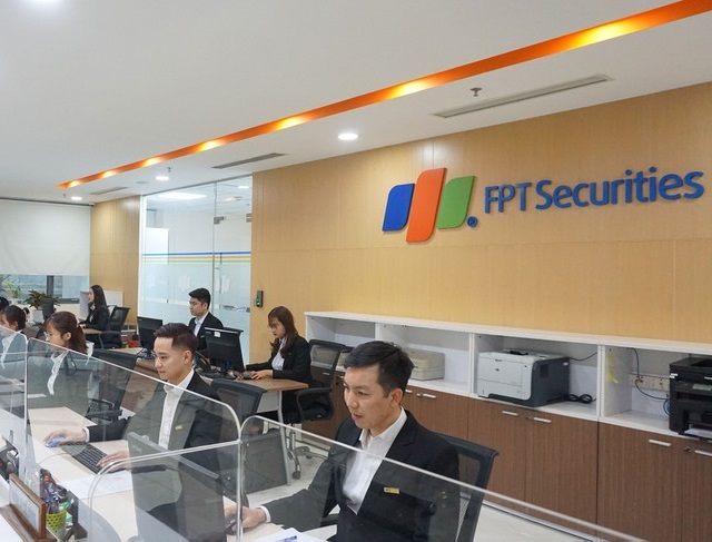 Cổ phiếu MSH sụt giá, lãi ròng FTS giảm 56% trong quý 3