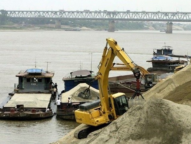 Phó Chủ tịch Hà Nội phản hồi sao về vụ đấu giá 3 mỏ cát 1,700 tỷ đồng?