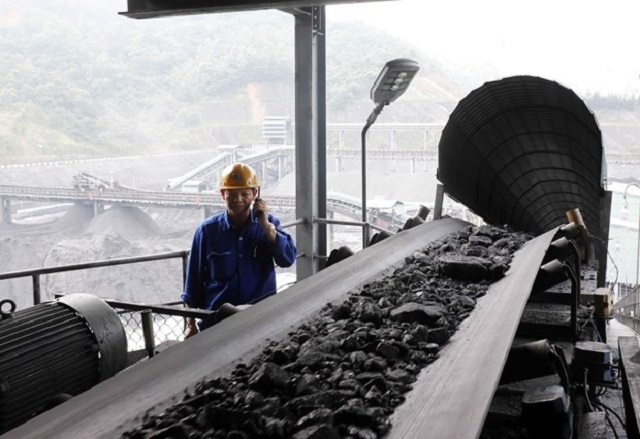 Bộ Công Thương yêu cầu đảm bảo cung cấp than, khí cho sản xuất điện