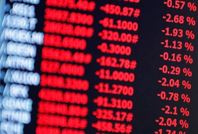 Nhà đầu tư nên làm gì khi thị trường đỏ lửa, lãi suất tăng cao?