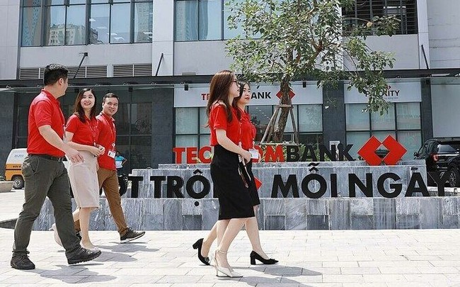 Cán bộ nhân viên Techcombank thu nhập bình quân 528 triệu đồng/người trong năm 2022