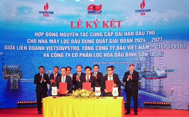 Ký kết hợp đồng cung cấp dài hạn dầu thô cho NMLD Dung Quất