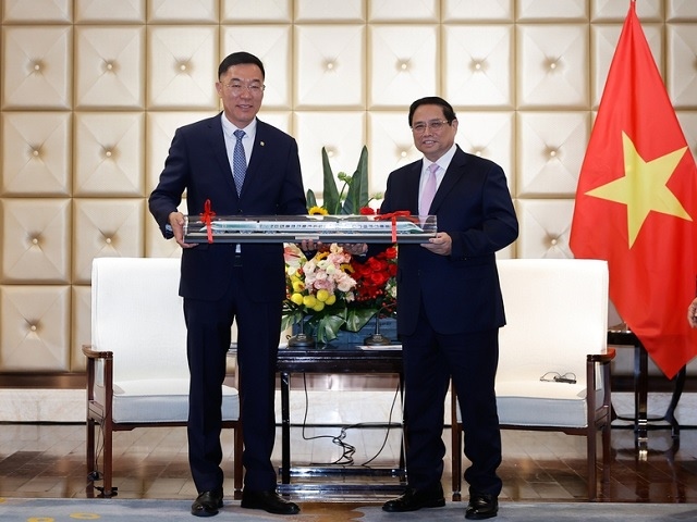 Thủ tướng đề nghị tập đoàn đường sắt và điện lực Trung Quốc hợp tác và chuyển giao công nghệ cho Việt Nam