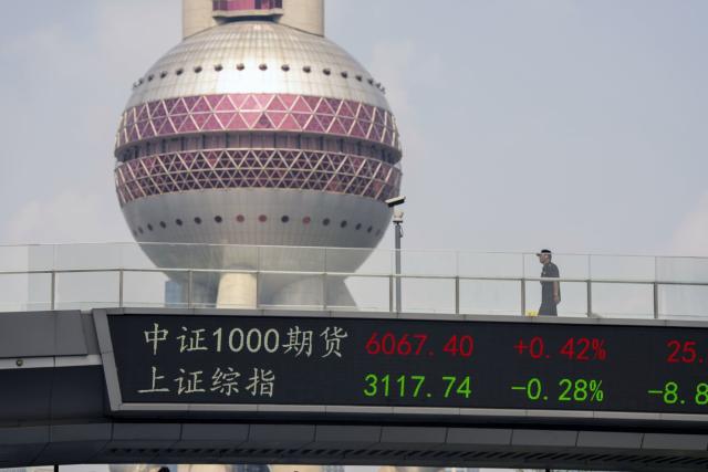 Trung Quốc: Thị trường chứng khoán bị bán tháo, nhà đầu tư sản phẩm phái sinh có thể lỗ nặng