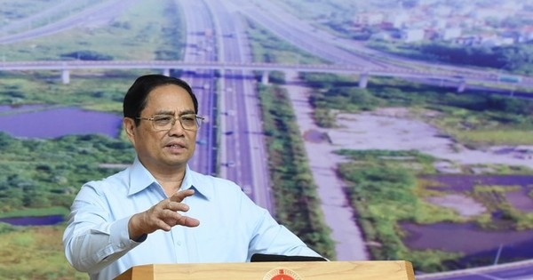 Thủ tướng nêu điểm sáng về giải phóng mặt bằng ở 2 dự án tại Hà Nội và TP.HCM