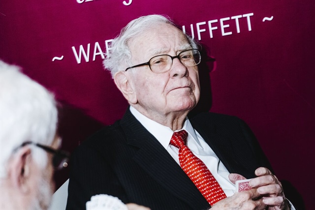 Các công ty Nhật Bản lo Warren Buffett bán cổ phiếu ra